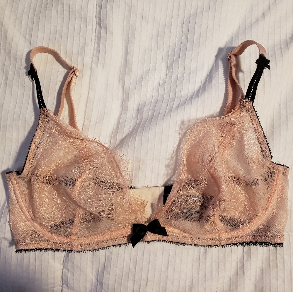 VS blush lace bra
